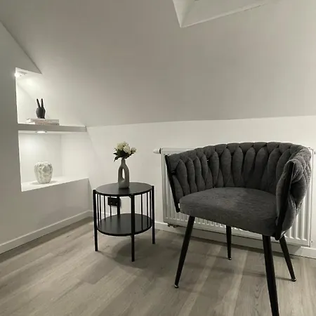 Apartment 3-zimmer-apartment In Schildesche